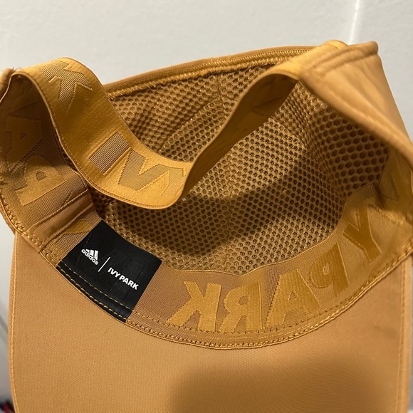 ivy park backless cap - Picture 3 of 4